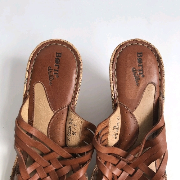 BORN 'DRILLES Women Tan Woven Leather Straw Floral Wedge Slide Sandals 8/39 - Picture 4 of 10